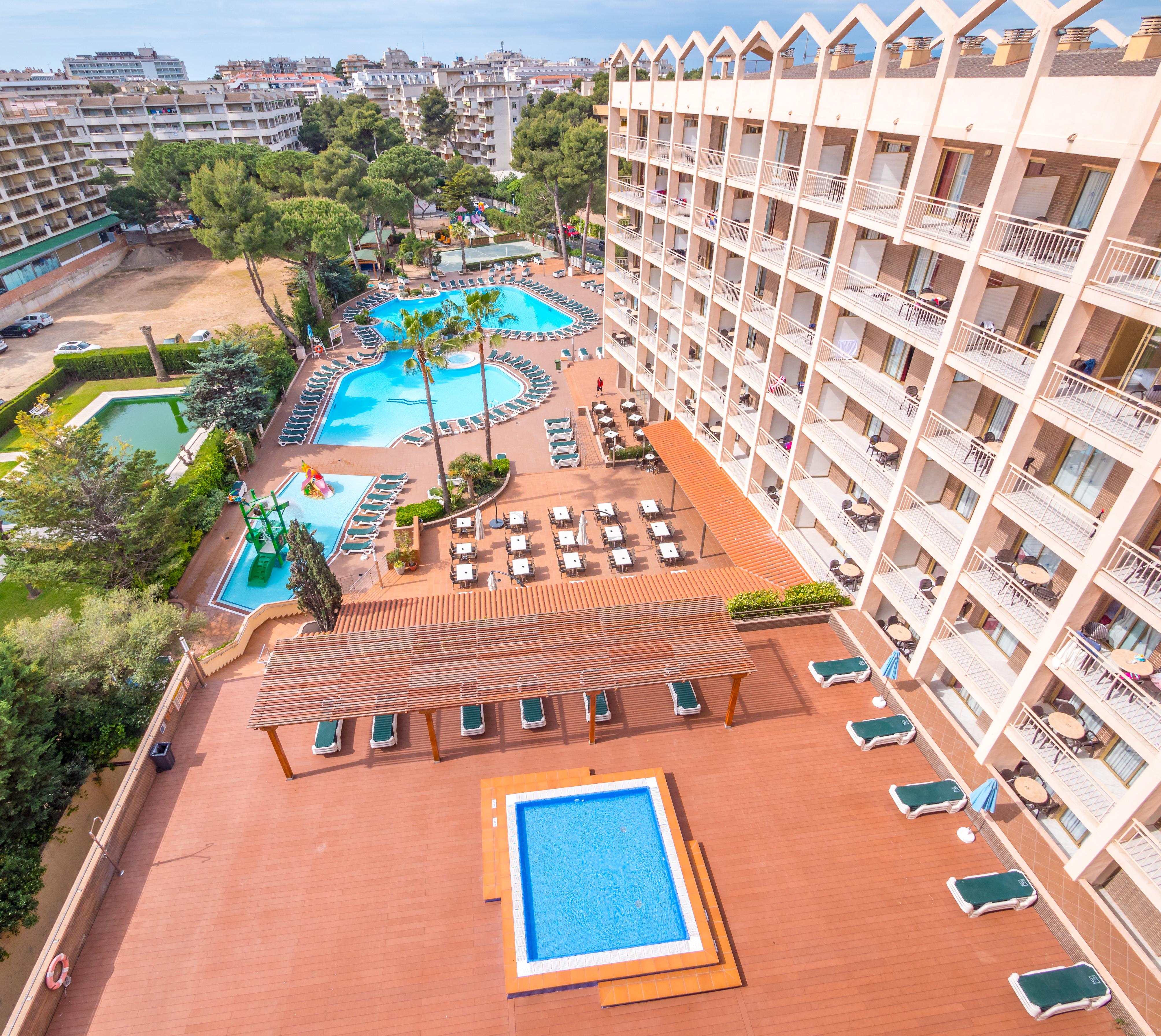 Golden Avenida Family Suites 4* Salou Exterior foto