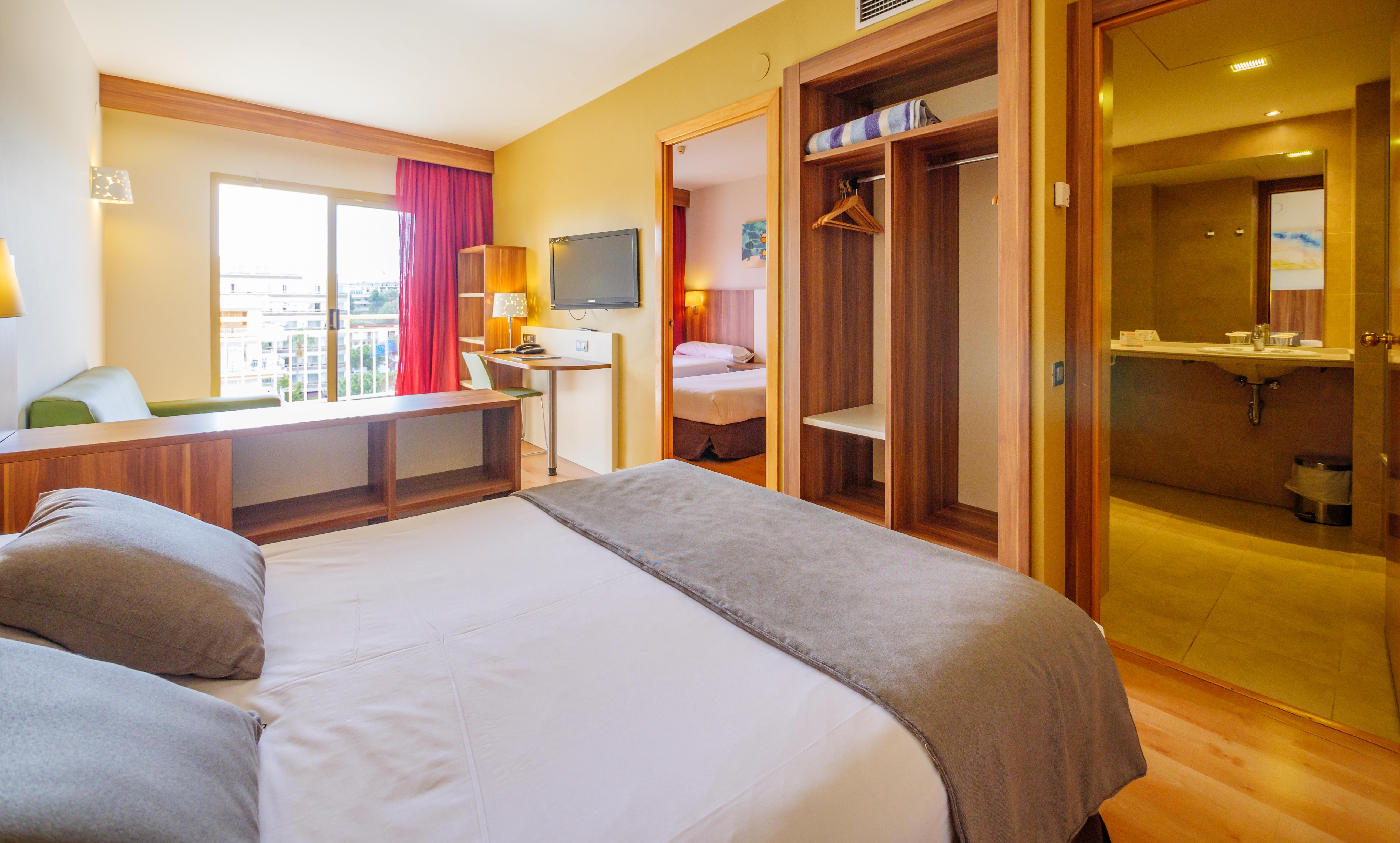 Golden Avenida Family Suites 4* Salou Exterior foto