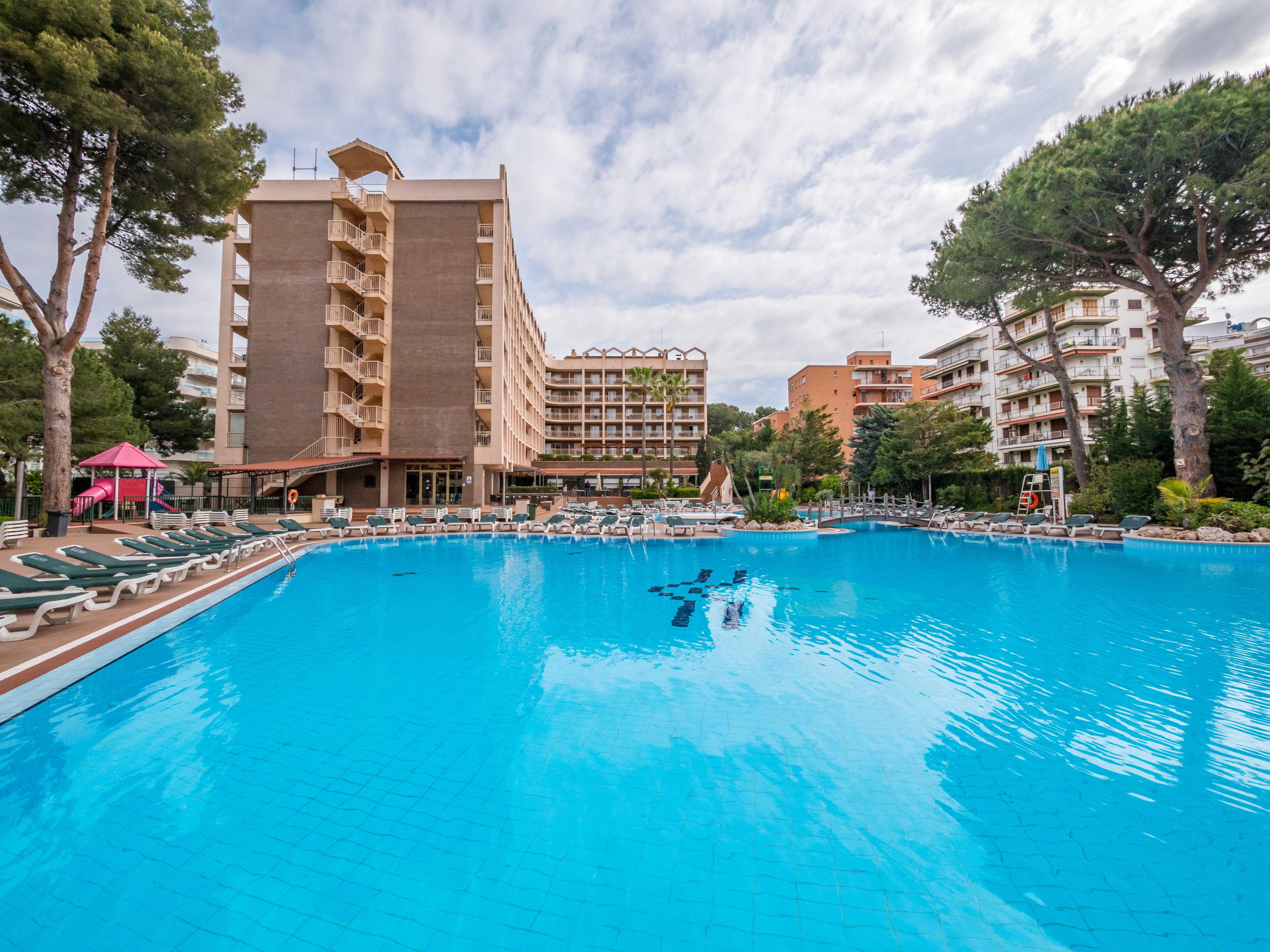 Golden Avenida Family Suites 4* Salou Exterior foto