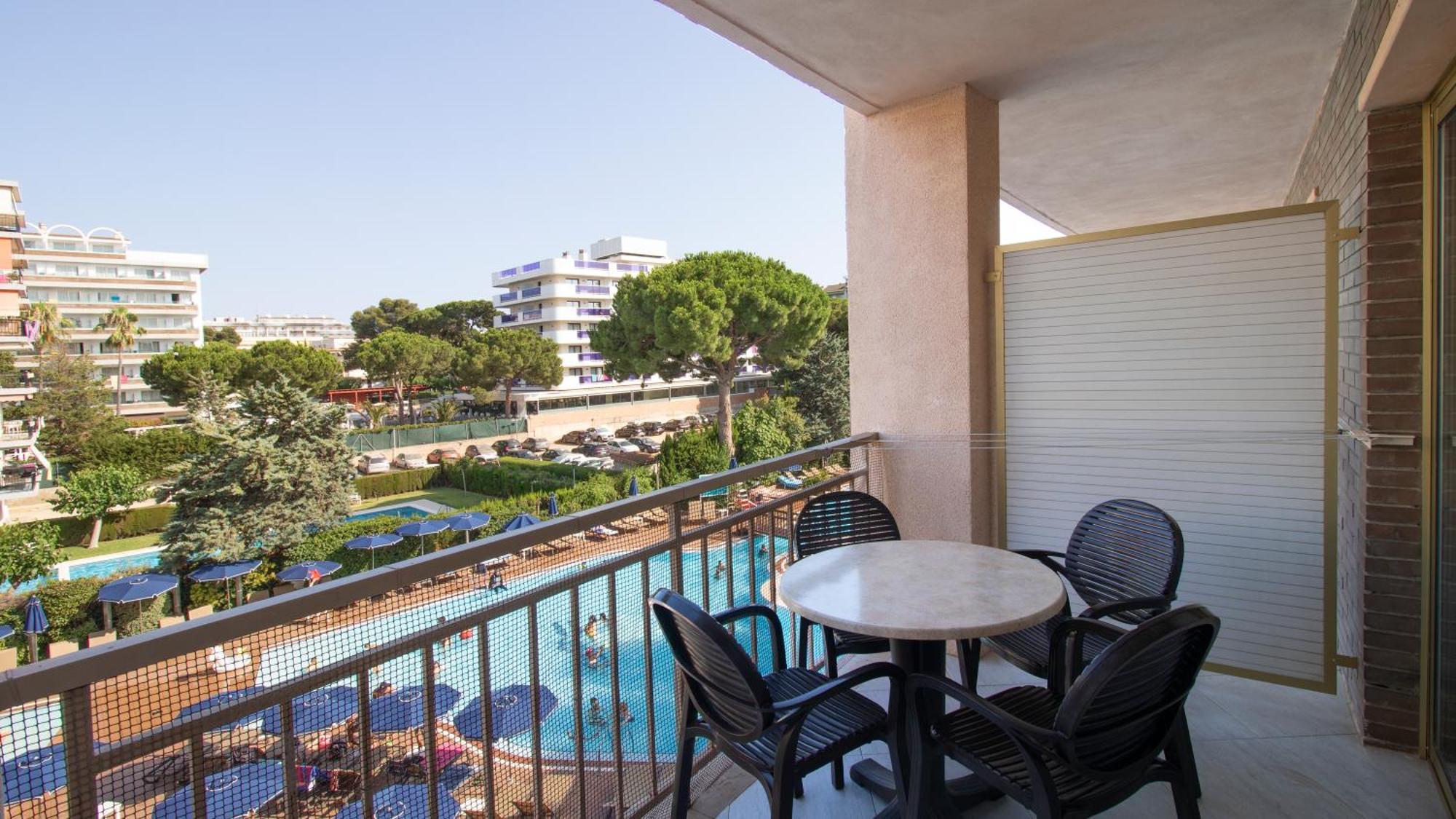 Golden Avenida Family Suites 4* Salou Exterior foto